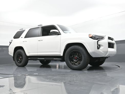 Used 2023 Toyota 4Runner SR5 Premium image 20