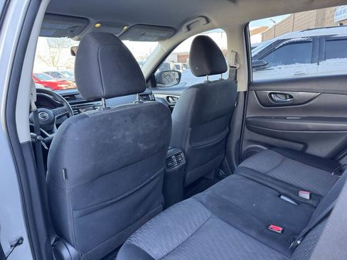 Used 2017 Nissan Rogue S image 33