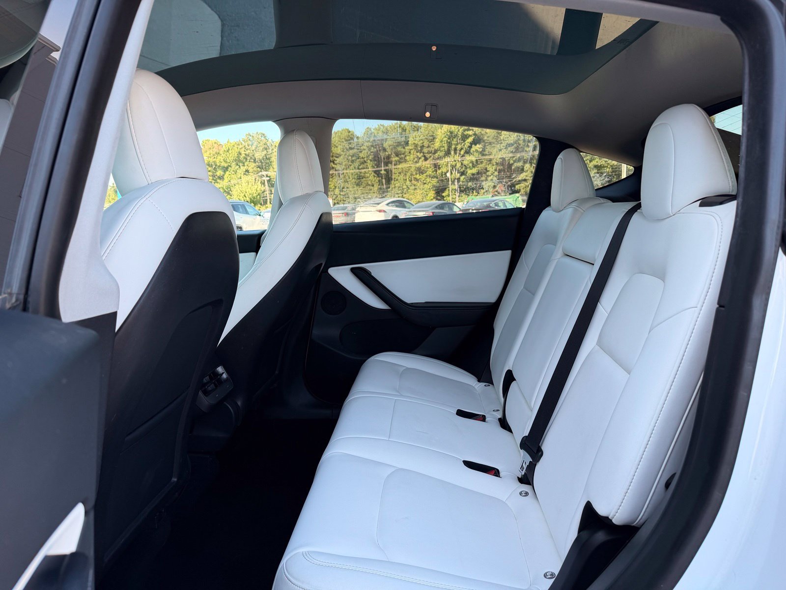 Used 2021 Tesla Model Y Long Range AWD/4WD image 14