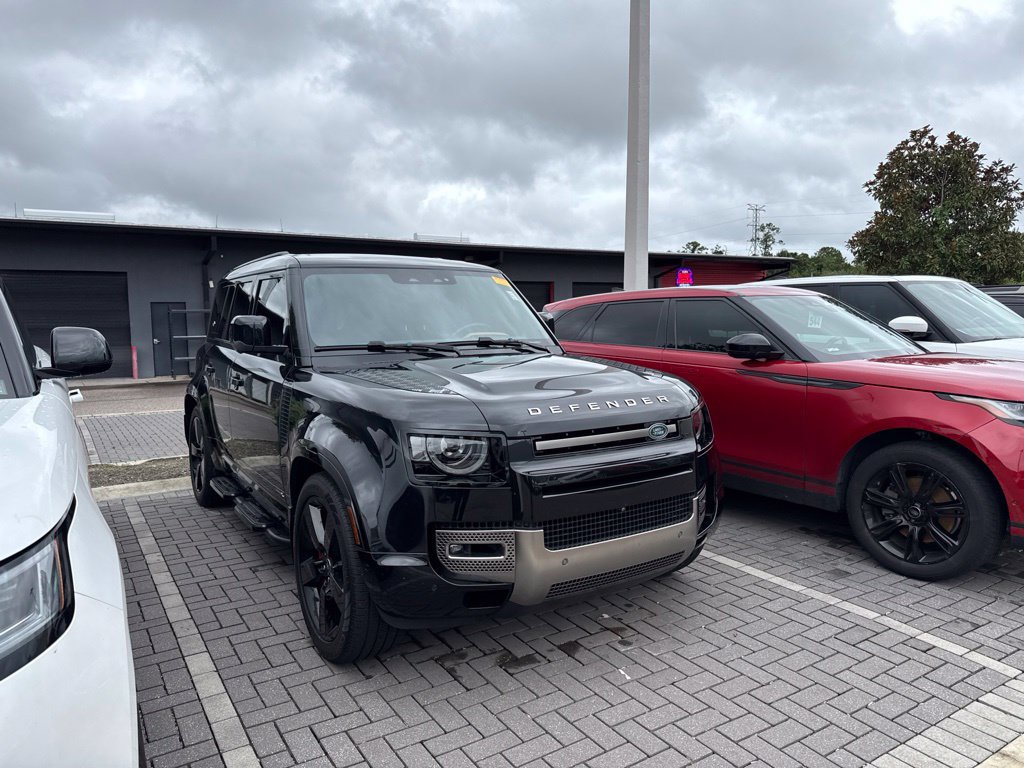 Used 2021 Land Rover Defender 110 X AWD/4WD image 2