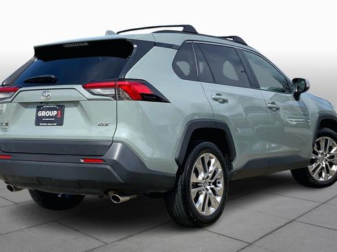 Used 2021 Toyota RAV4 XLE Premium image 13