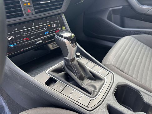 Used 2025 Volkswagen Jetta S image 40