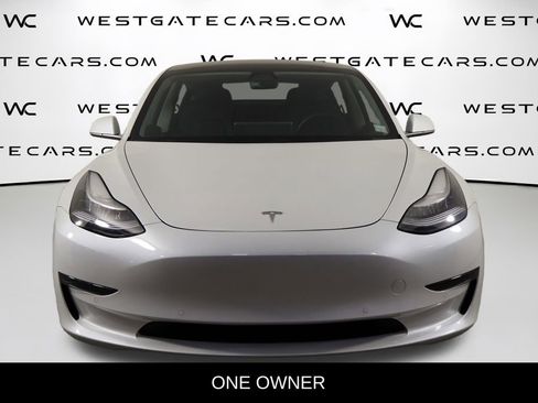 Used 2020 Tesla Model 3 Standard Range image 2
