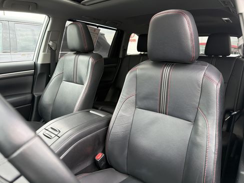Certified 2019 Toyota Highlander SE AWD/4WD image 10