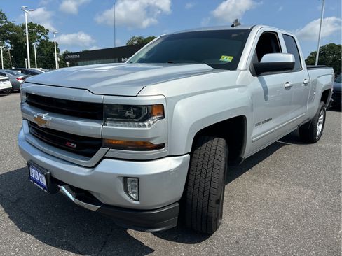 Used 2018 Chevrolet Silverado 1500 LT w/ All Star Edition AWD/4WD image 5