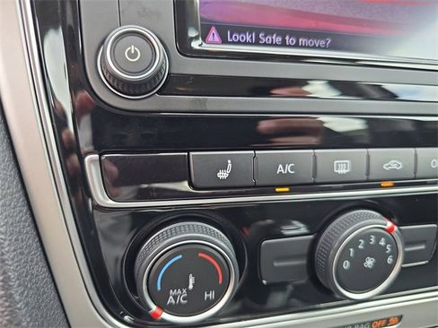 Used 2019 Volkswagen Passat 2.0T Wolfsburg w/ Wheels & Sunroof Package image 20