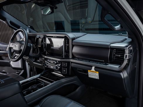 Used 2026 Ford F250 Platinum AWD/4WD image 18