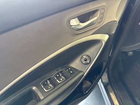Used 2017 Hyundai Santa Fe FWD image 20