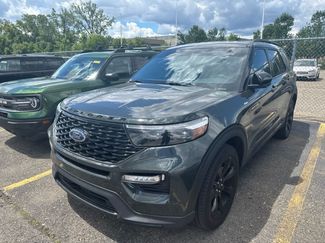 Used 2023 Ford Explorer ST-Line w/ Class IV Trailer Tow Package AWD/4WD video 2