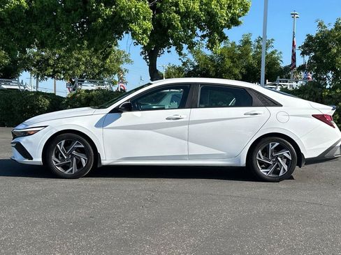 Used 2025 Hyundai Elantra Sport FWD image 6