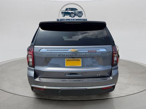 Used 2021 Chevrolet Suburban LT RWD image 14