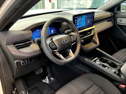 Used 2025 Ford Explorer ST-Line image 17