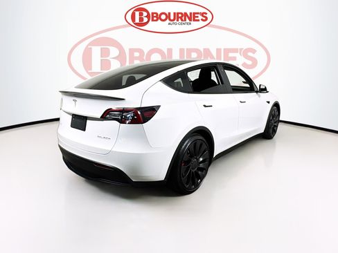 Used 2022 Tesla Model Y Performance image 10