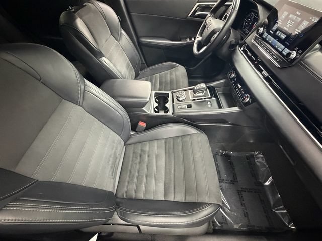 Used 2024 Mitsubishi Outlander 4WD Plug-In Hybrid image 25