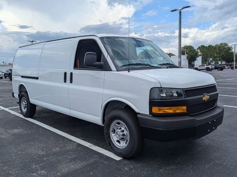 New 2026 Chevrolet Express 2500 Extended RWD image 1
