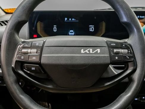 Used 2025 Kia K4 FWD image 12