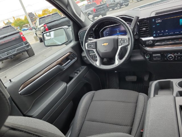 Certified 2024 Chevrolet Silverado 1500 LT w/ Z71 Off-Road Package AWD/4WD image 15