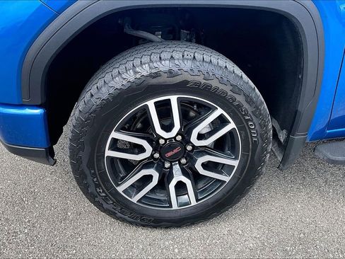 Used 2023 GMC Sierra 1500 AT4 w/ Technology Package AWD/4WD image 12