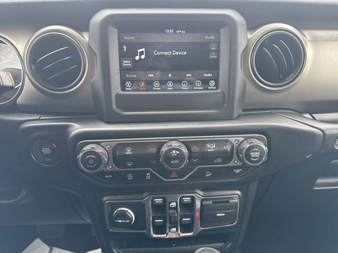 Used 2018 Jeep Wrangler Unlimited Sport S image 13