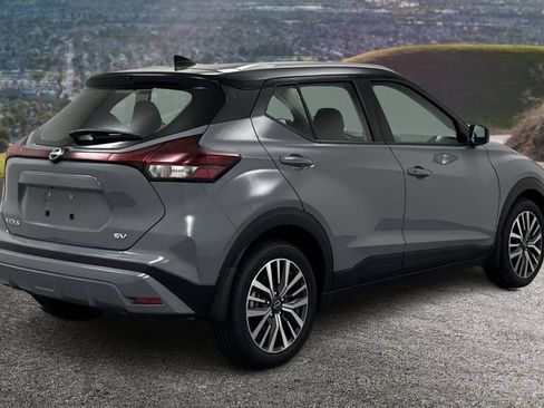 Used 2023 Nissan Kicks SV FWD image 5