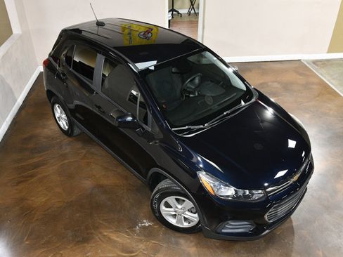 Used 2021 Chevrolet Trax LS w/ Tint and Cruise Package image 73