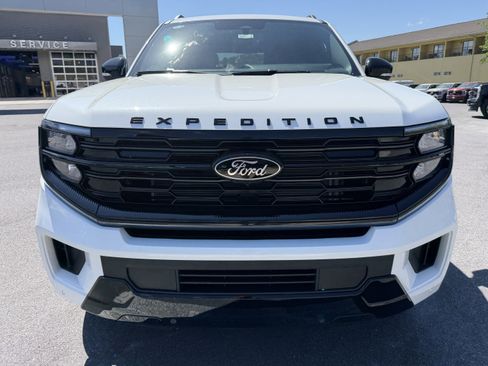 New 2026 Ford Expedition Platinum AWD/4WD image 2