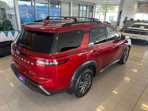 Used 2022 Nissan Pathfinder SV AWD/4WD image 5