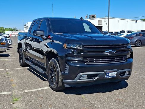Used 2019 Chevrolet Silverado 1500 RST AWD/4WD image 2