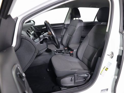 Used 2018 Volkswagen Golf S image 27