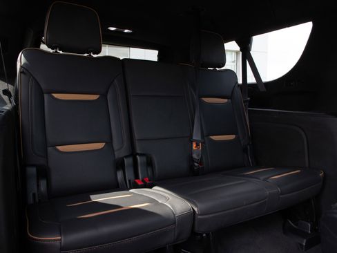 Used 2023 GMC Yukon XL AT4 w/ AT4 Premium Plus Package image 12