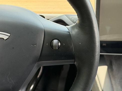 Used 2023 Tesla Model Y Long Range AWD/4WD image 45