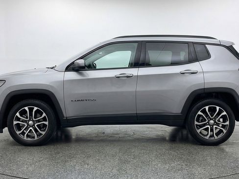 Used 2025 Jeep Compass Limited AWD/4WD image 5