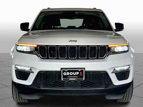 Used 2023 Jeep Grand Cherokee Limited image 3