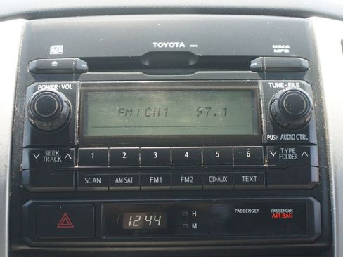 Used 2012 Toyota Tacoma 4x4 Access Cab w/ SR5 Pkg image 8