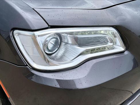 Used 2020 Chrysler 300 Touring w/ Sport Appearance Package RWD image 26
