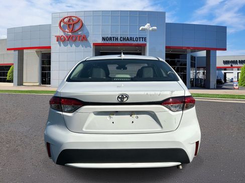 Used 2022 Toyota Corolla LE FWD image 5