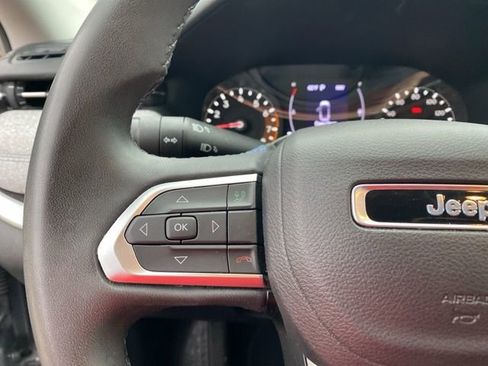 Used 2022 Jeep Compass Latitude image 17