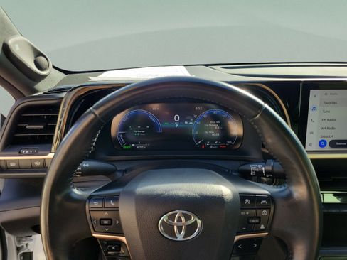 Certified 2023 Toyota Crown AWD/4WD image 15