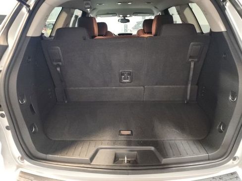 Used 2015 Chevrolet Traverse LT w/ Style and Technology Package FWD image 21