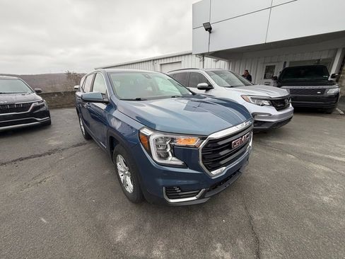 Used 2024 GMC Terrain SLE image 7