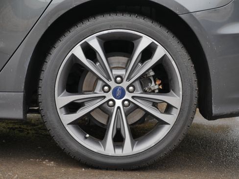 Used 2020 Ford Fusion Titanium image 15