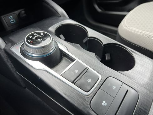 Certified 2022 Ford Escape SE w/ SE Sport Appearance Package image 25