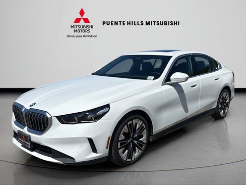 Used 2025 BMW 530i RWD image 1