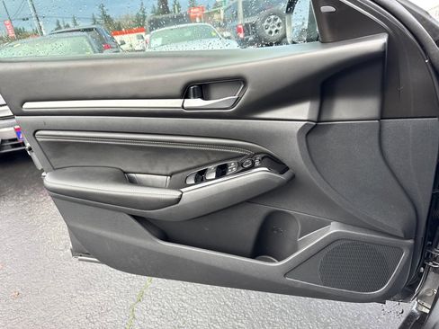 Used 2021 Nissan Altima 2.5 SV image 22