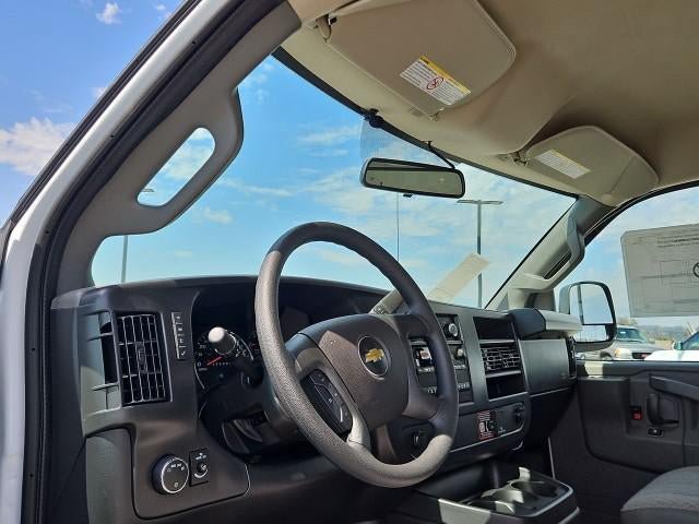 New 2026 Chevrolet Express 2500 Extended w/ Communications Package RWD image 10