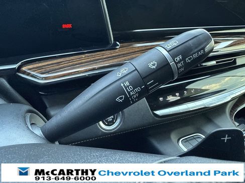 Used 2021 Cadillac Escalade ESV Premium Luxury w/ LPO, Illumination Package image 27