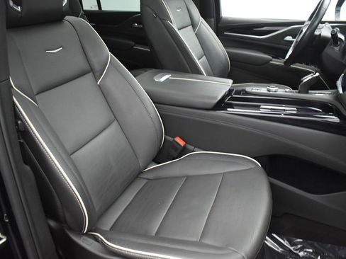 Used 2023 Cadillac Escalade ESV Sport w/ LPO, ONYX Package AWD/4WD image 37