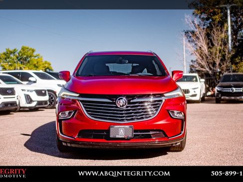 Used 2023 Buick Enclave Essence image 2