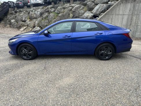 Certified 2022 Hyundai Elantra SEL FWD image 3