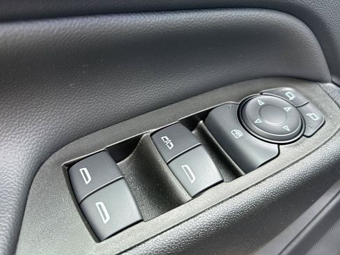 Used 2023 Chevrolet Equinox LT AWD/4WD image 16